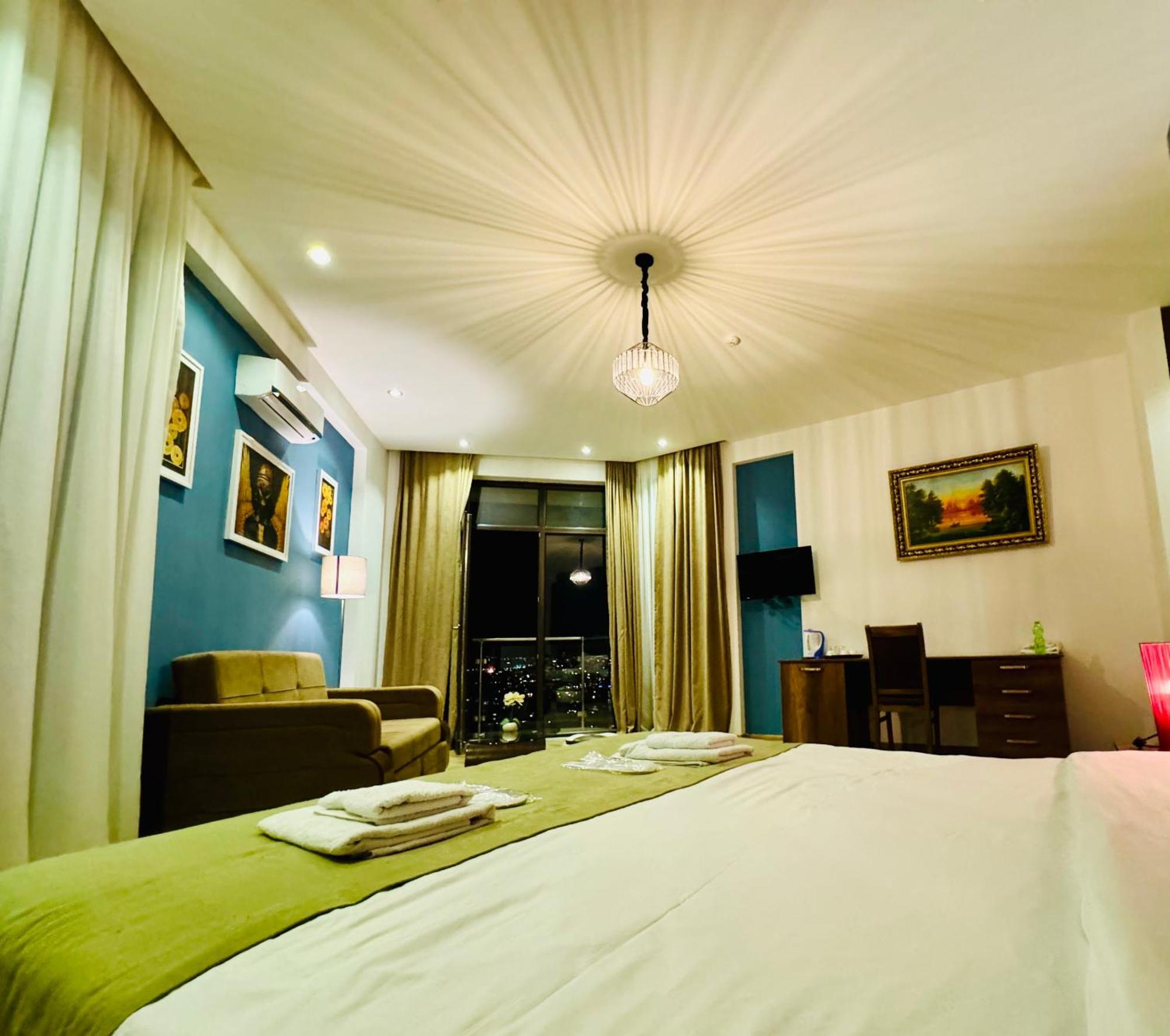 טביליסי Hotel King Tom מראה חיצוני תמונה